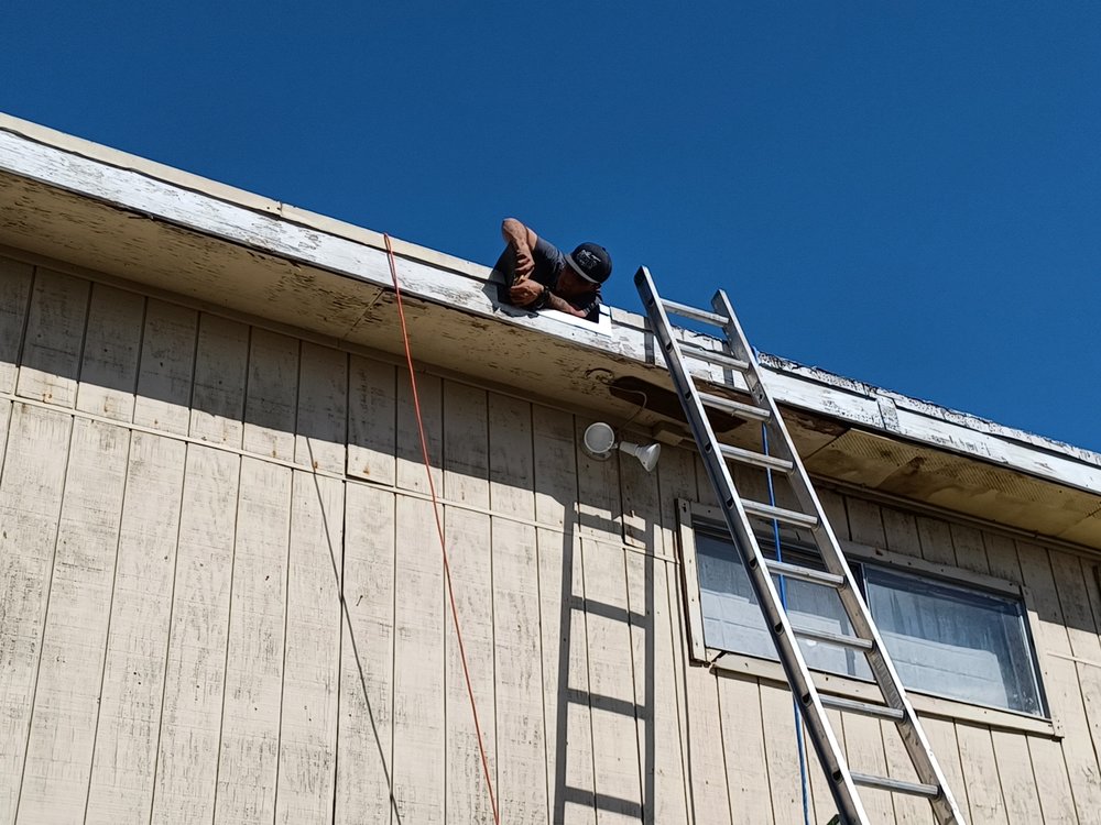 Slide of Jorge O&G Roofing and Construction