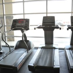 Fitness 100 - Treadmills