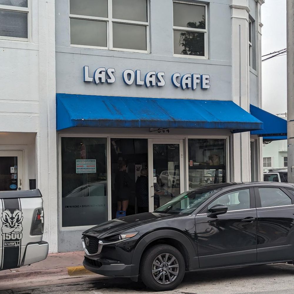 Las Olas Cafe - Easy to find and the real deal!! - Cuban Near Me - Miami Beach, Florida