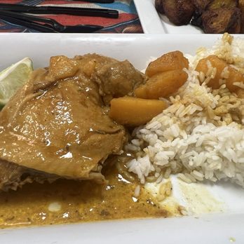 Joses Lil San Juan - Pollo guisado con arroz blanco - Puerto Rican Near Me - Linglestown, Pennsylvania