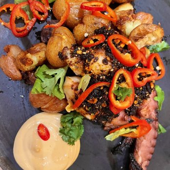 Macanda - Octopus - Beer, Wine & Spirits Near Me - Wayzata, Minnesota