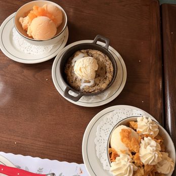 Pine Street Grill - cantaloupe sorbet, cookie skillet, corn sundae - American Near Me - Philadelphia, Pennsylvania Pine Street Grill - cantaloupe sorbet, cookie skillet, corn sundae - American Near Me - Philadelphia, Pennsylvania