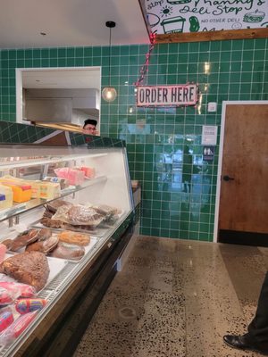 Manny's Deli Stop by null