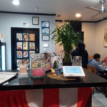 El Borincano Restaurant - Inside - Puerto Rican Near Me - Virginia Beach, Virginia