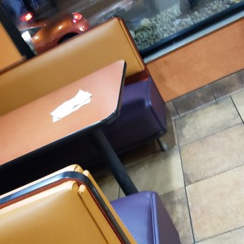 Taco Bell - Dirty table - Fast Food Near Me - Hanover Park, Illinois Taco Bell - Dirty table - Fast Food Near Me - Hanover Park, Illinois