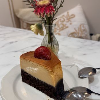LeVant Dessert - Magic Flan - Desserts Near Me - Menlo Park, California