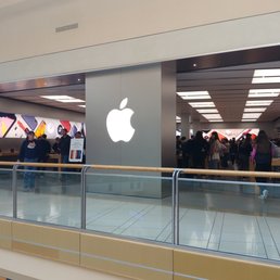 Apple Store in International Plaza, Tampa FL Apple Store in International Plaza, Tampa FL