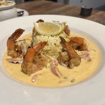 Kelley’s Tavern & Grill - Shrimp and grits - Burgers Near Me - Gainesville, Georgia