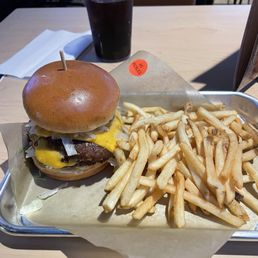 Buffalo wild wings cheeseburger lunch special. Buffalo wild wings cheeseburger lunch special.