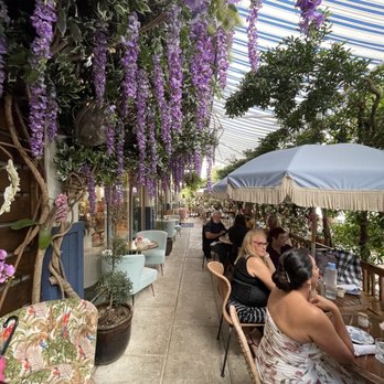 Little Hen - Outdoor patio - Breakfast & Brunch Near Me - Miami, Florida