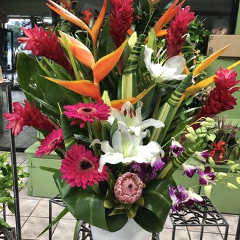 Casa De Flores - Florists Near Me - Encino, California