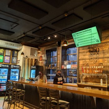 Lion's Tail Brewing Company - The bar - Breweries Near Me - Neenah, Wisconsin