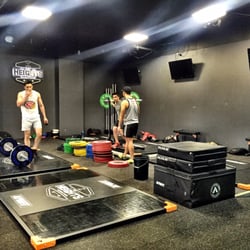 Fitness Studio - Barbell Club - decked out!