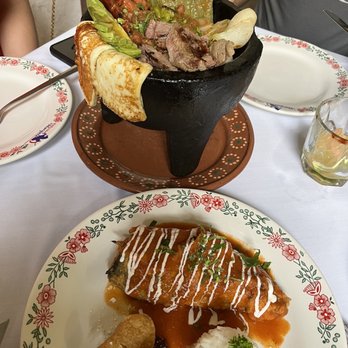 Hostería del Marqués - Stuffed poblano and Mexican platter!! Both must haves! - Mexican Near Me - Valladolid, YUC Hostería del Marqués - Stuffed poblano and Mexican platter!! Both must haves! - Mexican Near Me - Valladolid, YUC