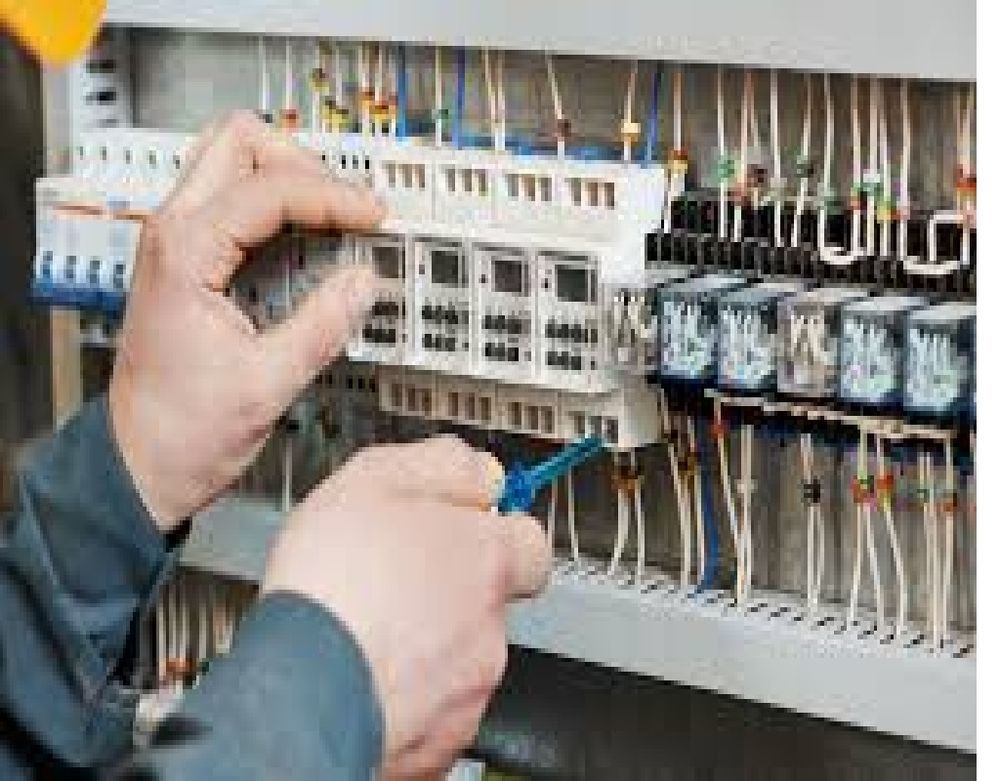 Slide of Zoom Electricians