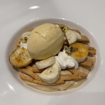 MW Restaurant - Banana cream pie - New American Near Me - Honolulu, Hawaii MW Restaurant - Banana cream pie - New American Near Me - Honolulu, Hawaii