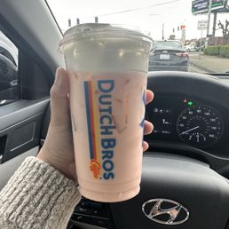 Strawberry Horchata chai, vanilla sweet foam.
