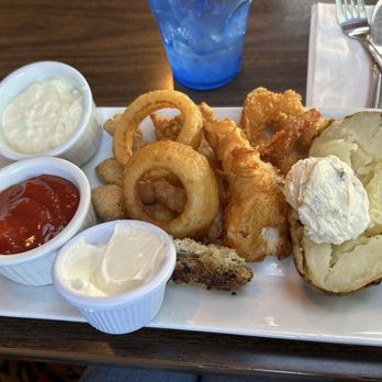 Traylor's Restaurant - American Near Me - Port Angeles, Washington