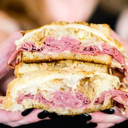 Dundee Dell - Reuben sandwich