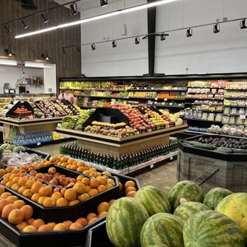 Hank’s Organic - Produce area. - Health Markets Near Me - Los Angeles, California Hank’s Organic - Produce area. - Health Markets Near Me - Los Angeles, California