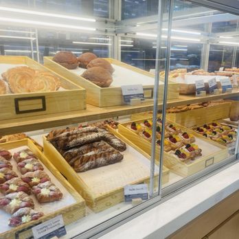 Paris Baguette - Patisserie/Cake Shop Near Me - Carmel, Indiana Paris Baguette - Patisserie/Cake Shop Near Me - Carmel, Indiana