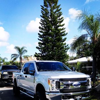 DetailXPerts - Detailing a truck involves more than just washing and waxing; it's a comprehensive process - Auto Detailing Near Me - Chattanooga, Tennessee