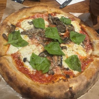North Italia - Margherita Pizza with veggie toppings - Italian Near Me - Plano, Texas North Italia - Margherita Pizza with veggie toppings - Italian Near Me - Plano, Texas