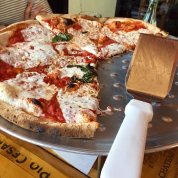 Sac's Place - Mama's Old Fashioned (AKA: Margherita) - Pizza Near Me - Astoria, New York