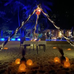 Cauayan Resort - Beach side meal