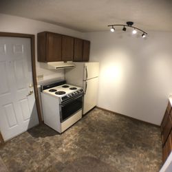 Patriot Place Apartments - Studio kitchen