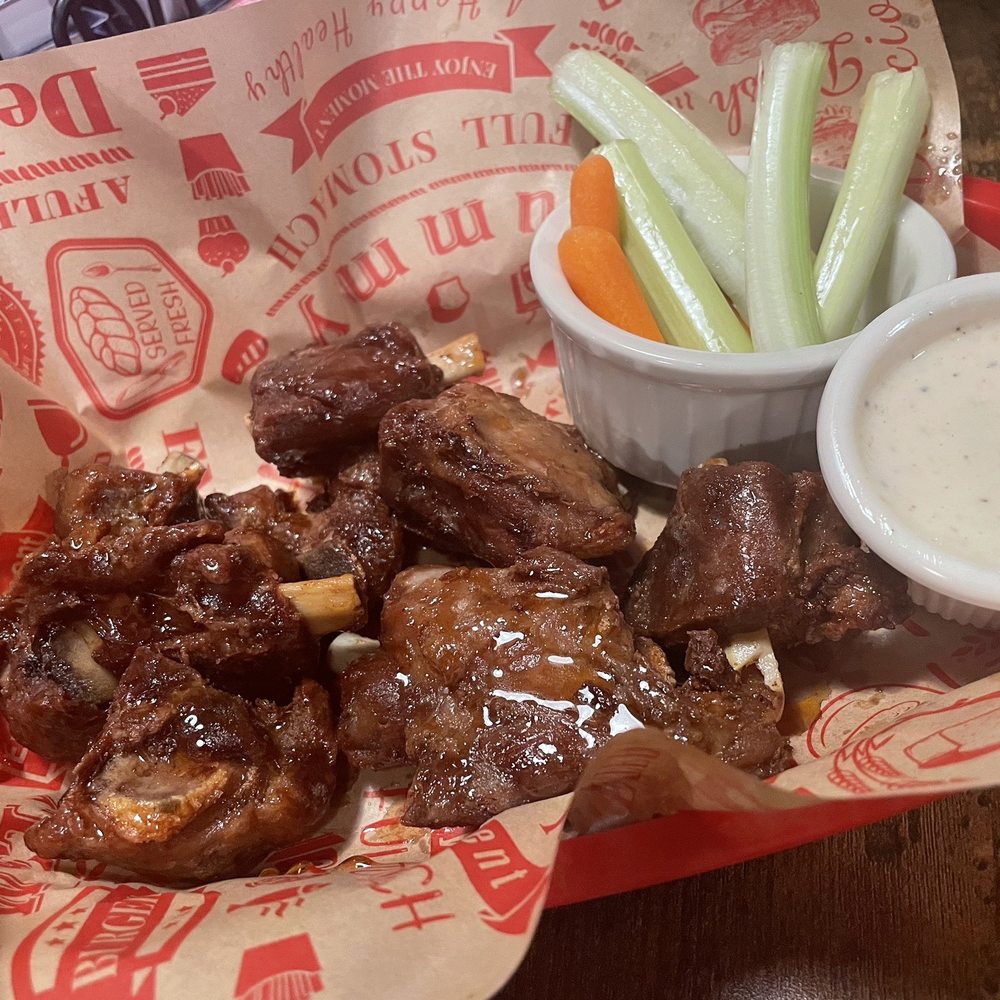 Downstairs - Dani's Pork Wingz - Arcades Near Me - Smithfield, Rhode Island