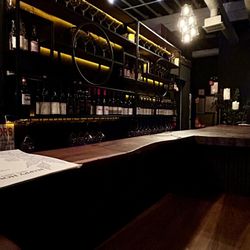 Naso - Beautiful Live Edge Bar