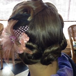 Hair Unlimited - Vintage 1940's Pinup Hairstyle