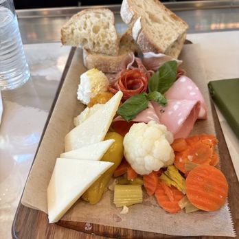 Eataly Bar - Tagliere Di Salumi E Formaggi - Cocktail Bars Near Me - Las Vegas, Nevada