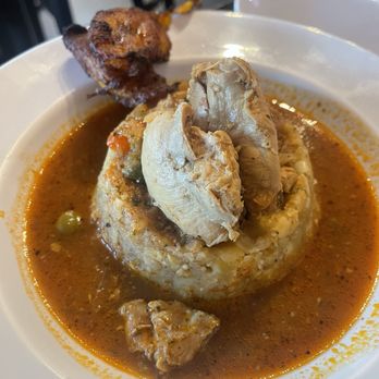 Mofongos - Mofongo Mofongo de Pollo Guisado - Puerto Rican Near Me - North Hollywood, California