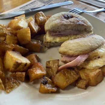 Bea's Cafe - Breakfast & Brunch Near Me - Conway, New Hampshire