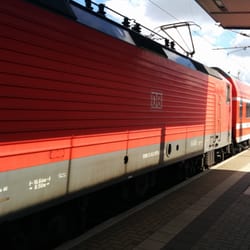 Bahnhof Dresden-Mitte - S-Bahn Dresden bei der Einfahrt