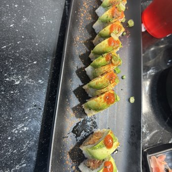 Itzavy Sushi - Tsunami Roll - Sushi Bars Near Me - Reno, Nevada