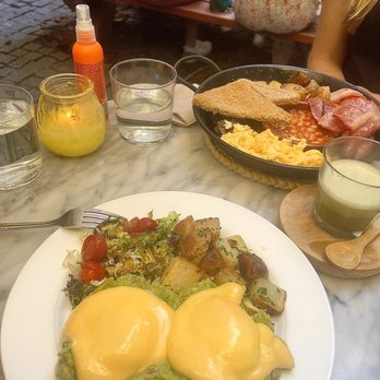 Billy Brunch - Avocado eggs benedict & classic English breakfast - Breakfast & Brunch Near Me - Barcelona, B Billy Brunch - Avocado eggs benedict & classic English breakfast - Breakfast & Brunch Near Me - Barcelona, B
