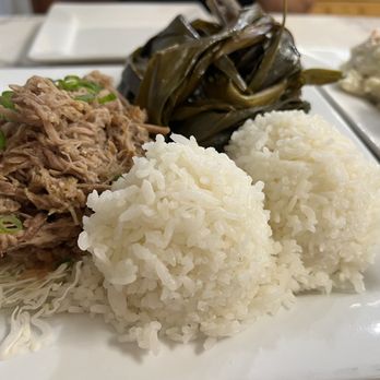 Da Kitchen Maui - Best food in MAUI, hands down. Get the loco moco and the kalua pork. - Hawaiian Near Me - Kihei, Hawaii