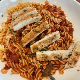 Gluten free pasta with marinara and grilled chicken Gluten free pasta with marinara and grilled chicken