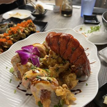Kakuna Sushi - Boujee Roll - Sushi Bars Near Me - Milpitas, California