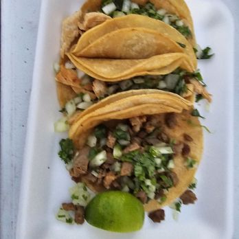 Taqueria Las Parrillas - Tacos, two chicken, one beef. Made with no oil. So yummy! - Food Trucks Near Me - Fort Worth, Texas