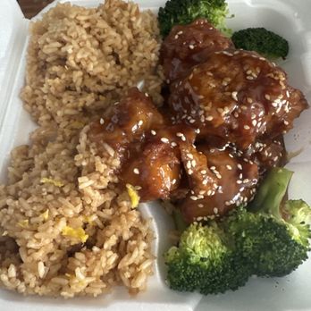 Szechuan Chinese Restaurant - Lunch L12. Sesame Chicken Lunch Special - Chinese Near Me - Dallas, Texas Szechuan Chinese Restaurant - Lunch L12. Sesame Chicken Lunch Special - Chinese Near Me - Dallas, Texas