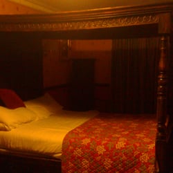 Crown & Cushion Hotel