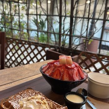 Sul & Beans - Cinnamon toast , strawberry bingsu outside - Shaved Ice Near Me - Buena Park, California Sul & Beans - Cinnamon toast , strawberry bingsu outside - Shaved Ice Near Me - Buena Park, California