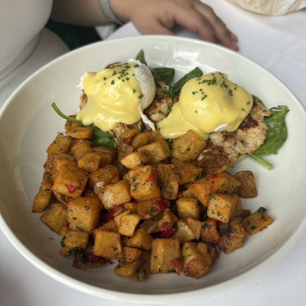 High Cotton - The crab eggs benedict with potato hash - Cocktail Bars Near Me - Charleston, South Carolina High Cotton - The crab eggs benedict with potato hash - Cocktail Bars Near Me - Charleston, South Carolina