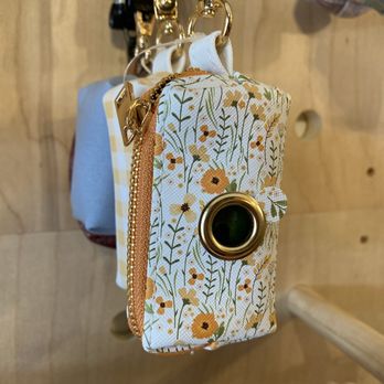 Boho+Bark - Bag holders with a clip - Pet Stores Near Me - Dallas, Georgia