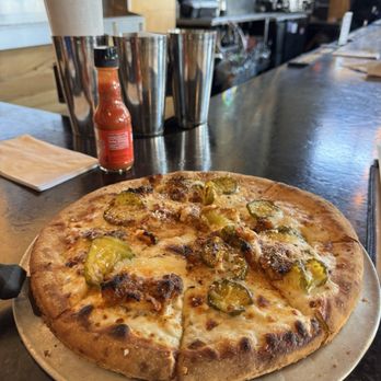 Big Ditch Brewing - Nashville hot chicken pizza - New American Near Me - Buffalo, New York