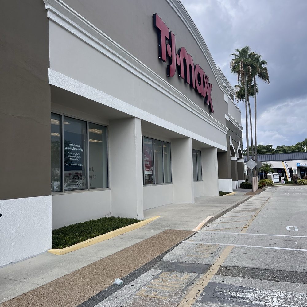 TJ Maxx - Entrance - Women's Clothing Near Me - Casselberry, Florida TJ Maxx - Entrance - Women's Clothing Near Me - Casselberry, Florida